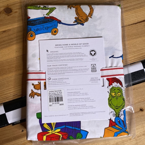 Pottery Barn Kids Dr. Seuss’s The Grinch & Max Organic Standard Pillowcase 🎄🎁 - Picture 9 of 16